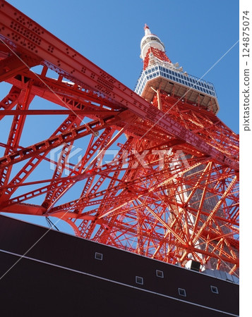 藍天和東京鐵塔 124875074