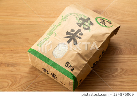 米袋裡的米 124876009