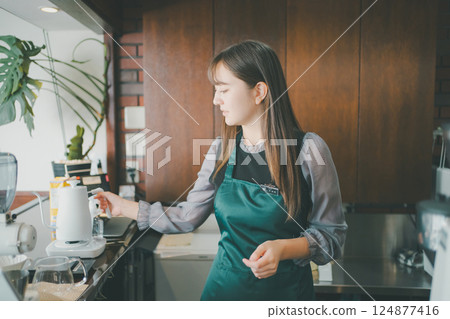 女生 女孩 女性 124877416