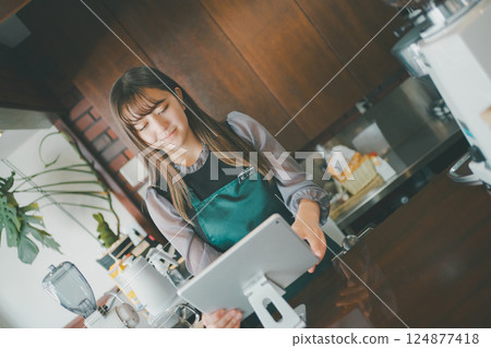 female, lady, woman 124877418