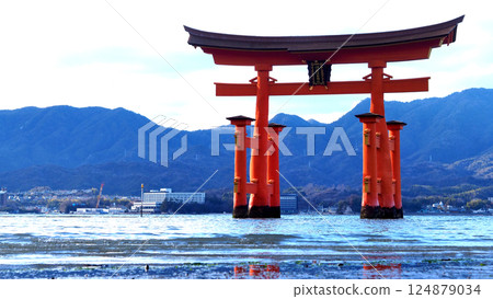 World Heritage Site, Itsukushima Shrine, this is it World Heritage Site, Itsukushima Shrine, this is it 124879034