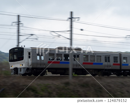 火車上山 124879152