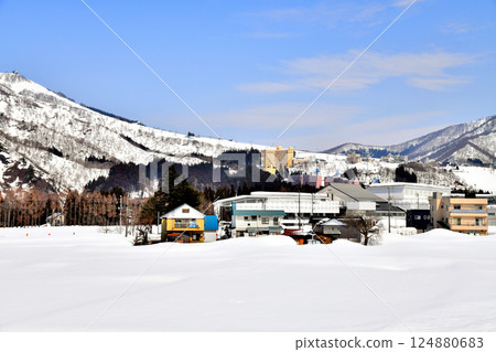 View towards Iwappara Ski Resort (Yuzawa Town, Niigata Prefecture) [March 2025] 124880683