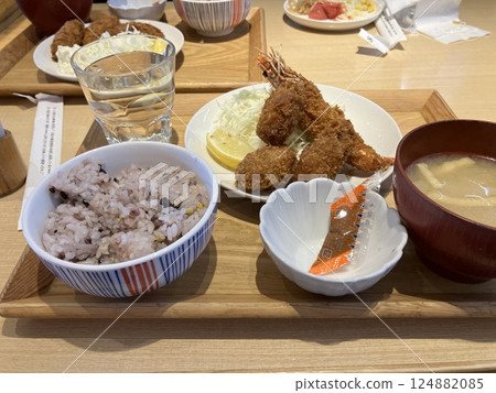 Oyster food set meal 124882085