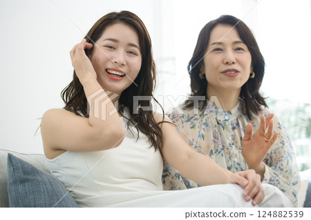 20 多歲至 50 多歲女性的美容 20 多歲至 50 多歲女性的美容 124882539