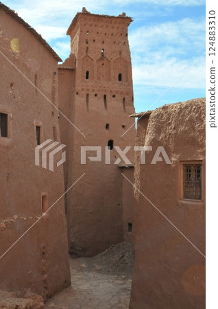 Morocco, Kasbah Road, fortified village, Ait Ben Haddou, Ksar Morocco, Kasbah Road, fortified village, Ait Ben Haddou, Ksar 124883310
