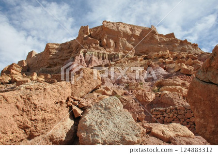 Morocco, Kasbah Road, fortified village, Ait Ben Haddou, Ksar 124883312