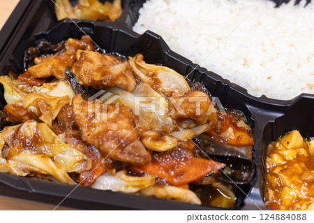 美味中華料理,回鍋肉便當 美味中華料理,回鍋肉便當 124884088