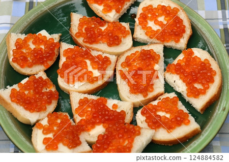 bread and bakery products in a store in Israel 124884582