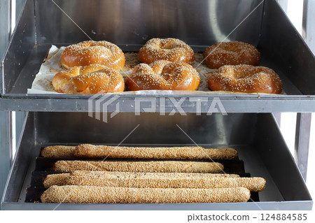 bread and bakery products in a store in Israel 124884585