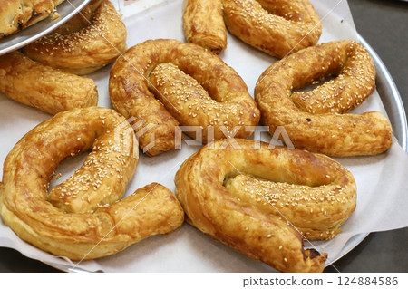 bread and bakery products in a store in Israel 124884586