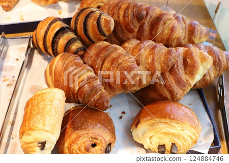 bread and bakery products in a store in Israel 124884746