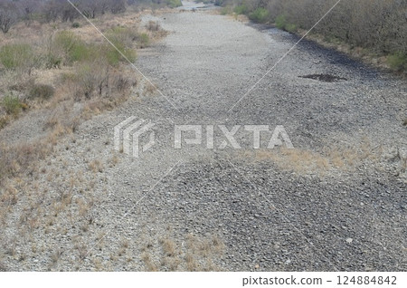 Dried rivers and ground 124884842