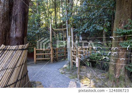 奈良郡大神神社 / 神社入口（2024 年 11 月拍攝） 124886723