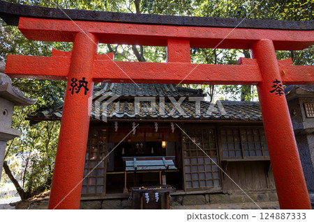 Omiwa Shrine, Nara Prefecture / Jogan Inari Shrine (photographed in November 2024) Omiwa Shrine, Nara Prefecture / Jogan Inari Shrine (photographed in November 2024) 124887333
