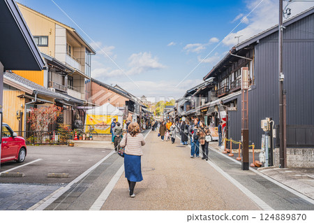犬山市犬山城町的復古街景（愛知縣） 124889870