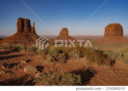 Monument Valley America 124894243