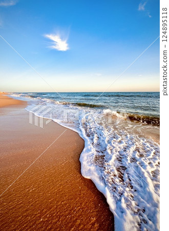 Beautiful waves on the Falesia beach, Algarve, Portugal Beautiful waves on the Falesia beach, Algarve, Portugal 124895118