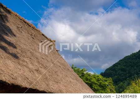 [World Heritage] Gokayama and Suganuma Gassho-style Village in early summer [Toyama Prefecture] 124895489