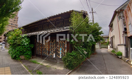 空置的房子 124895923