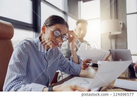 The Importance of Collaborative Teamwork in the Modern Office Environment for Success and Innovation The Importance of Collaborative Teamwork in the Modern Office Environment for Success and Innovation 124896577