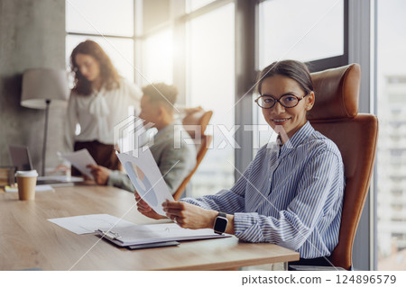 Team Collaboration in Offices Boosting Creativity and Productivity via Effective Communication Team Collaboration in Offices Boosting Creativity and Productivity via Effective Communication 124896579