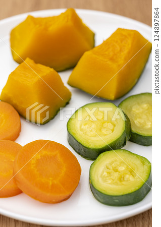 五彩蒸蔬菜的特寫 五彩蒸蔬菜的特寫 124897864