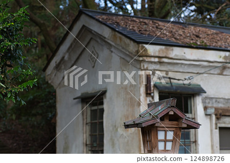 Asuwa Shrine nearing spring Asuwa Shrine nearing spring 124898726