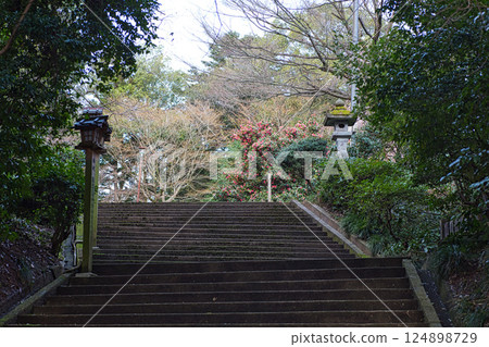 Asuwa Shrine nearing spring Asuwa Shrine nearing spring 124898729