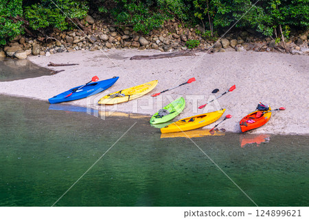屋久島阿爾卑斯山的宮之浦川劃獨木舟（夏季） 124899621