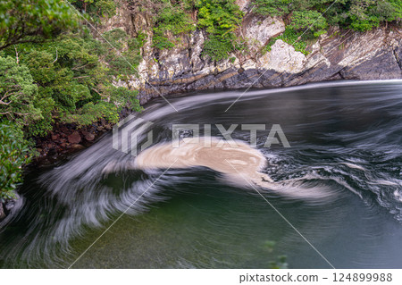 貓木瀑布，海中的瀑布盆地，屋久島，近海阿爾卑斯山（夏季） 124899988