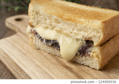 Anko Butter Melt - 融化的起司橫截面溢出 Anko Butter Melt - 融化的起司橫截面溢出 124900016