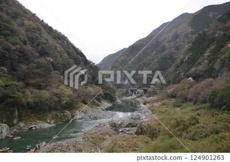 Go the valley 124901263