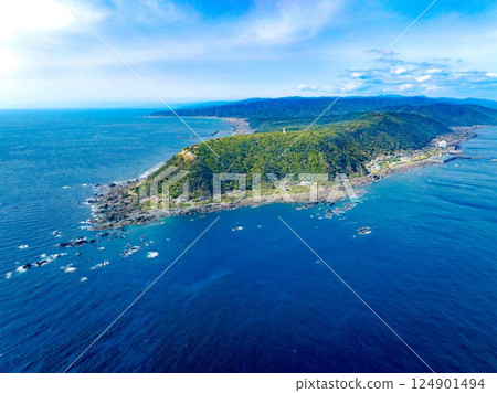 Spring at Cape Muroto | Aerial photography of the lighthouse and the Kuroshio Current from a drone 124901494