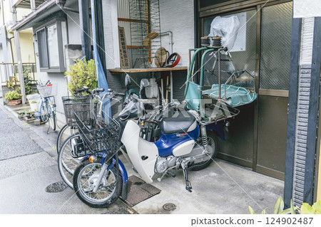 Soba restaurant delivery machine parking scenery retro 124902487