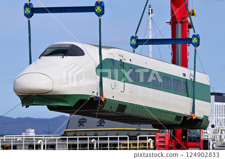 E2系J66新幹線列車（200系顏色）在函館進行除水工程 124902833