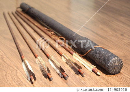 Old quiver and arrows Old quiver and arrows 124903956