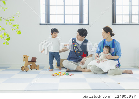 幼兒園和保育員 124903987