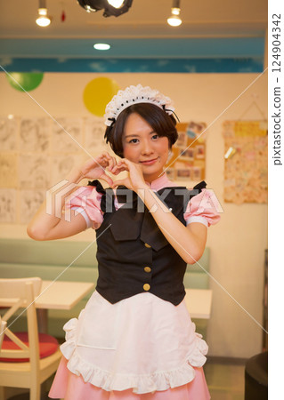 maid, females, person 124904342