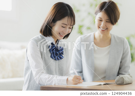 高中女生和家庭教師 124904436