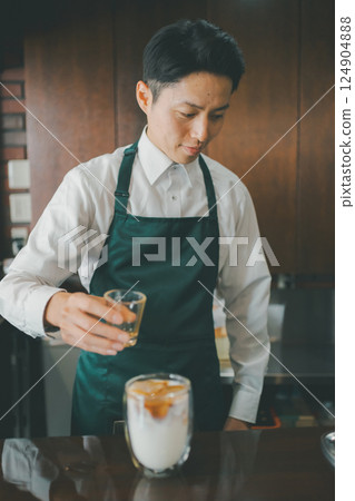 coffee shop, cafeteria, cafe 124904888