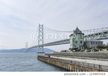 Akashi Kaikyo Bridge and Awaji Island seen from Maiko Park Akashi Kaikyo Bridge and Awaji Island seen from Maiko Park 124905410