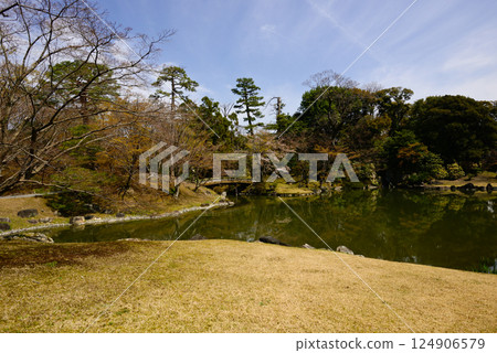 京都仙洞禦所南池與櫻花 124906579