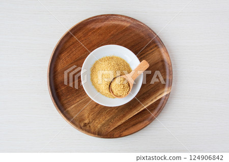 Japanese mustard Japanese mustard 124906842