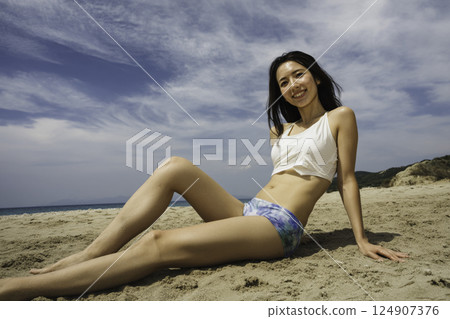 海灘女人形象 海灘女人形象 124907376