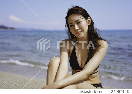 海灘女人形象 124907428