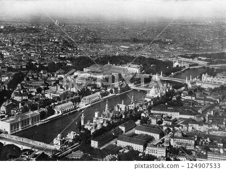 1900 Paris World's Fair - Panoramic view of the venue 124907533
