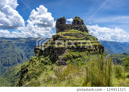 Ancient Inca Ruins of Waqrapukara in the Andean Mountains, Peru 124911321