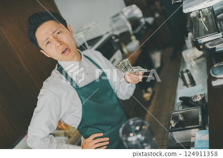 cash register, cafeteria, cafe 124911358