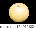 黑色背景中大而新鮮的白色柚子 124911862